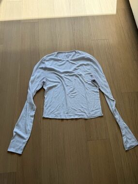 Abercrombie & Fitch Women's White Baby Long-Sleeve Ribbed Top. Size Medium.